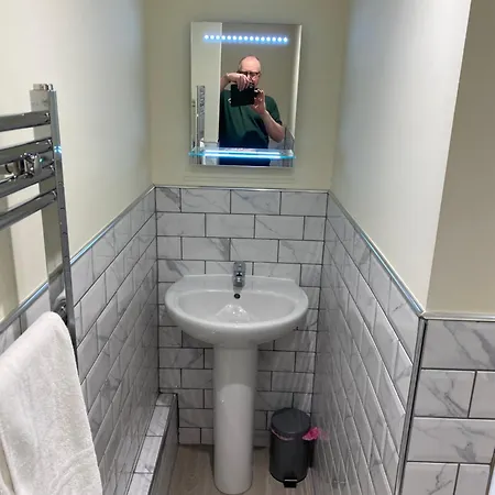 Berkeley House Pensionat 4*